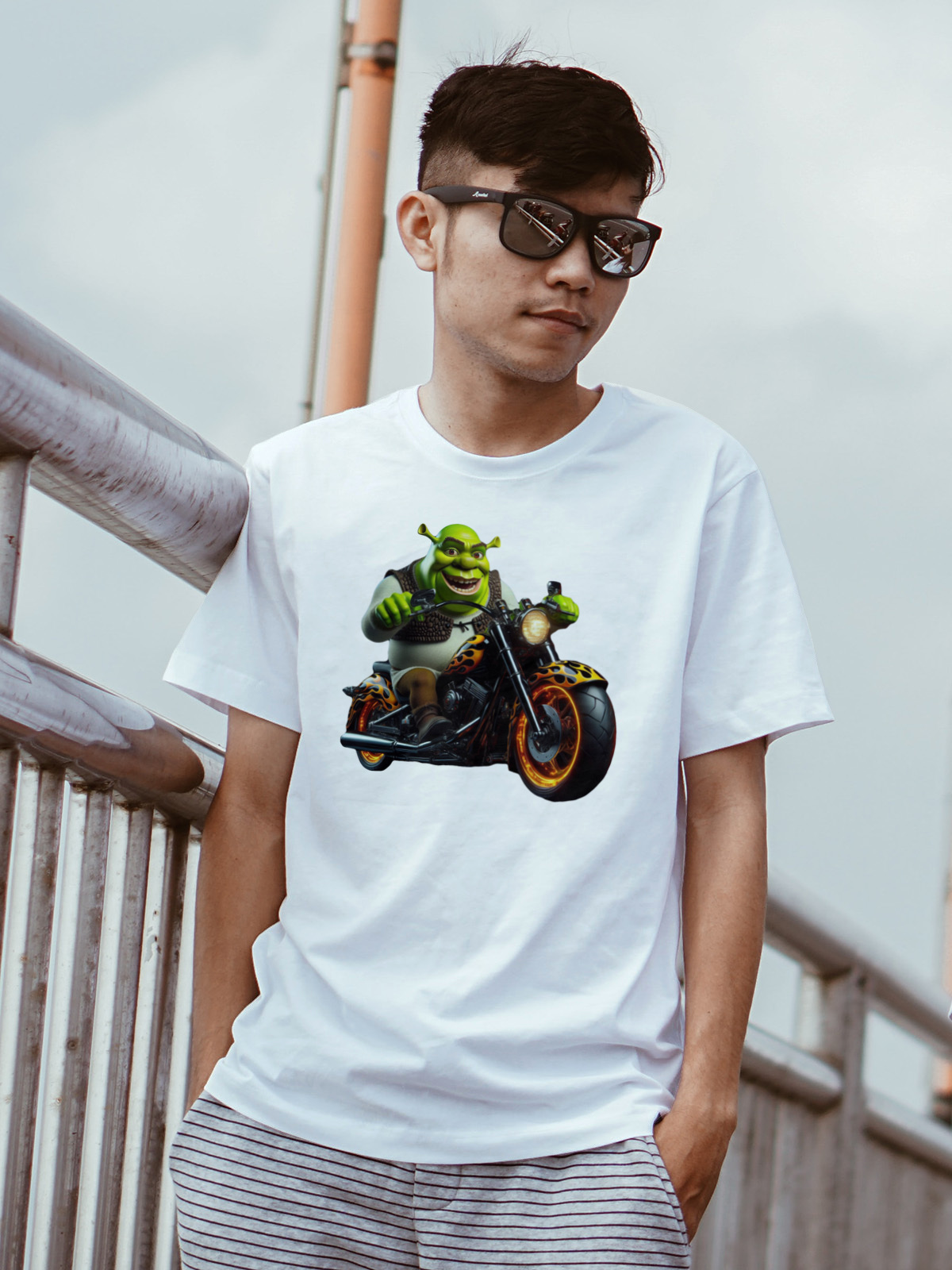 tshirt-13 (3) Koszulka ze Shrekiem na motorze - obrazek 1